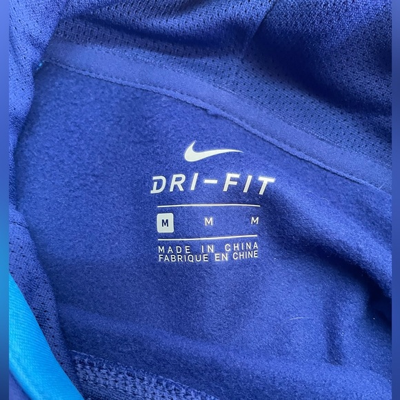 Nike Womens Dri Fit Hoodie. *Like New* Size M 100% Polyester. - Picture 3 of 4